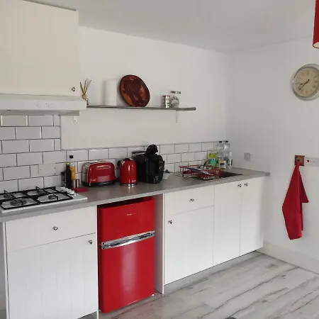 Pier Road Cottage, Croagh Patrick Вэстпорт